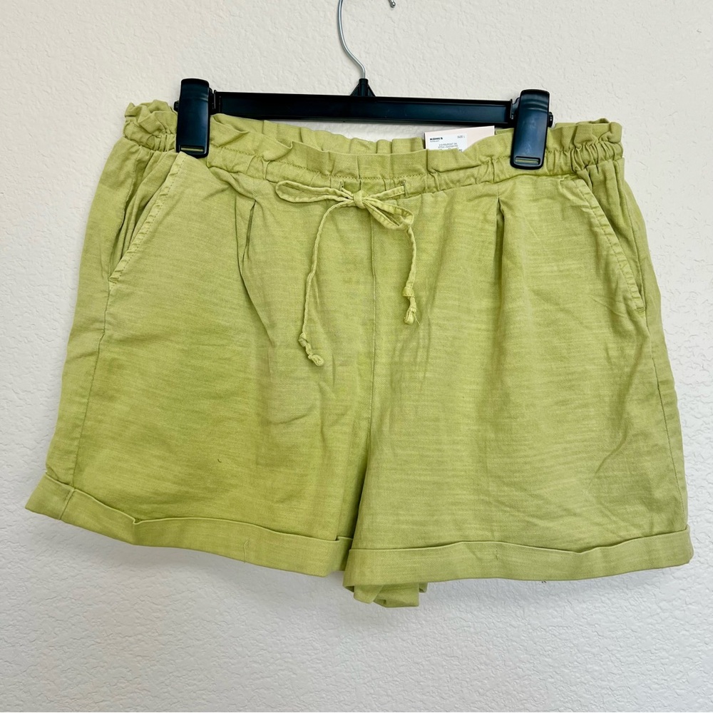 SO Goods For Life Women’s High Rise Utility Shorts Green Size L NWT